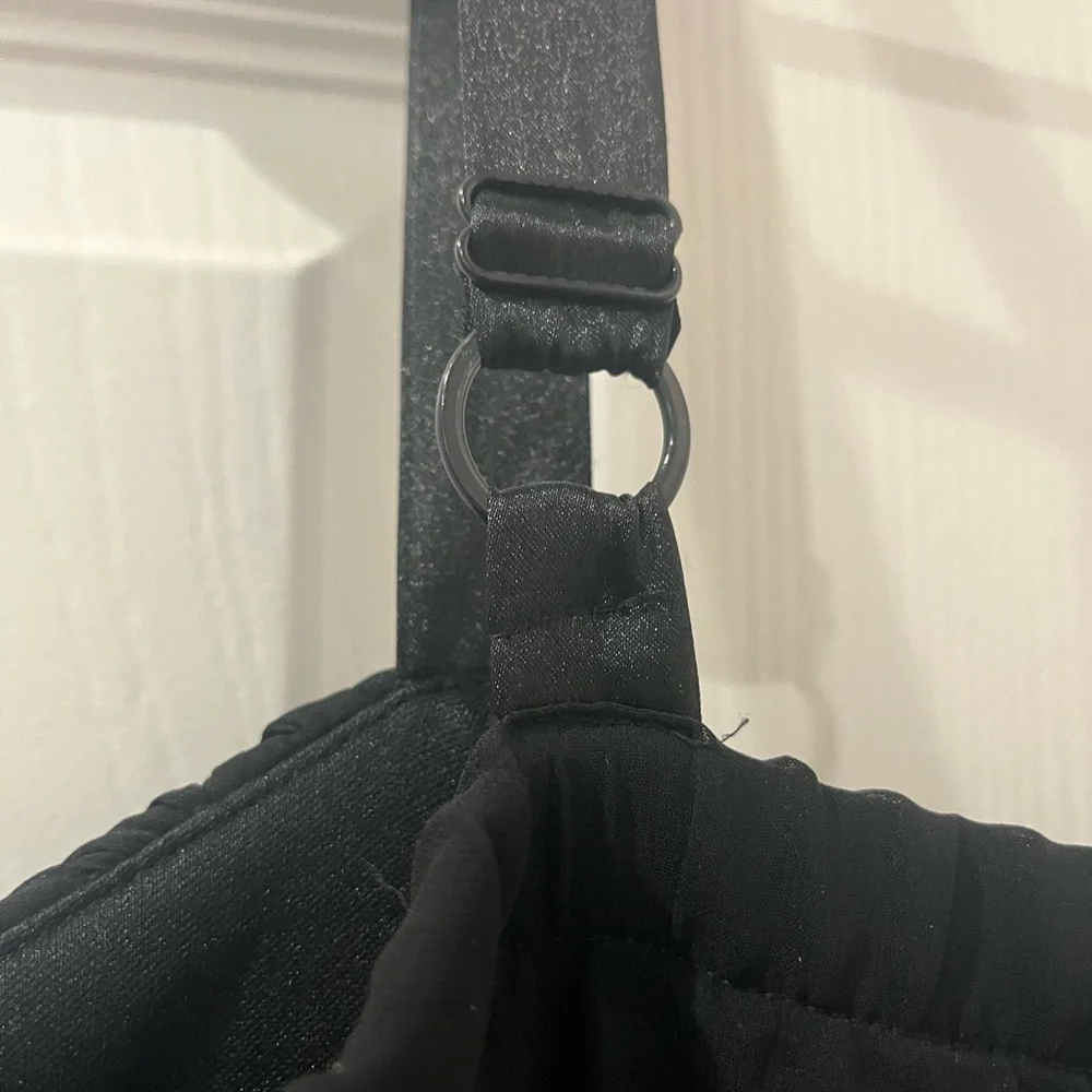 Cocktail  dress, has adjustable straps and padding on the chest. - Picture 6 of 6